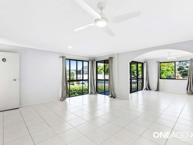 Spacious 2 Bedroom Unit