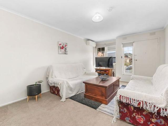 Spacious 2 bedroom unit