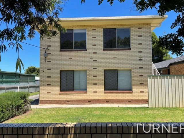 SPACIOUS 2 BEDROOM UNIT