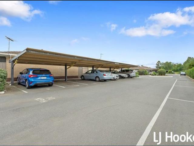 Spacious 2 bedroom Unit