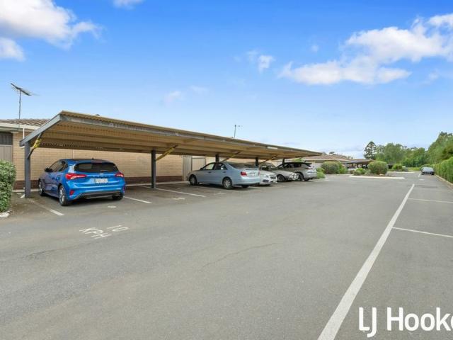 Spacious 2 bedroom Unit