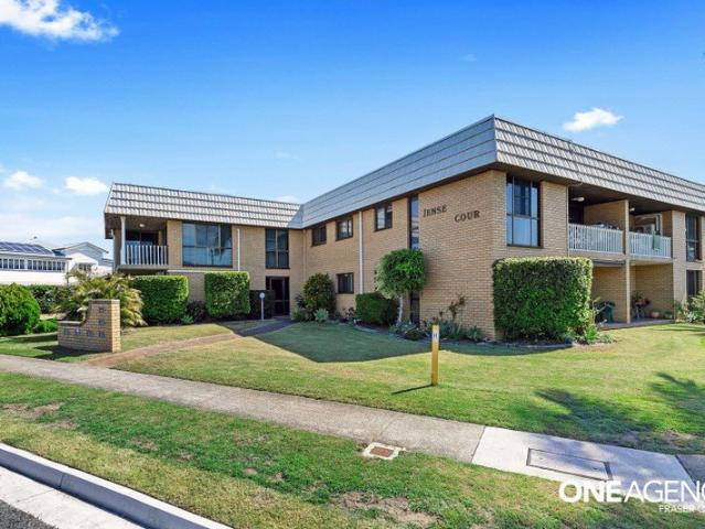 Spacious 2 Bedroom Unit