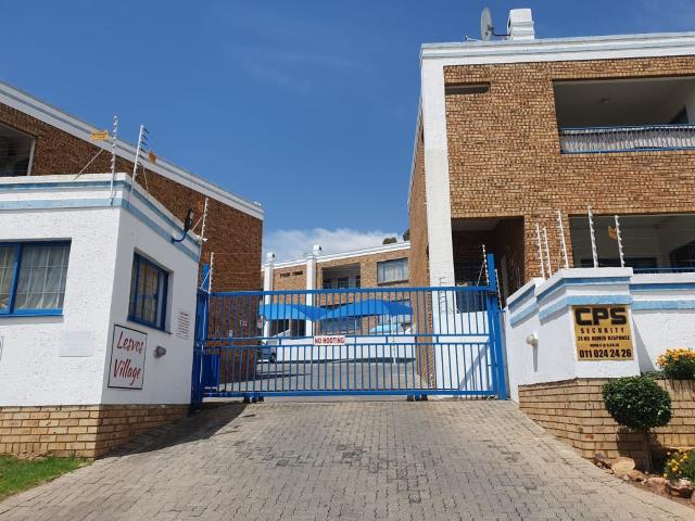 SPACIOUS 2 BEDROOM UNIT WITH BUILT IN BRAAI ELANDSHAVEN