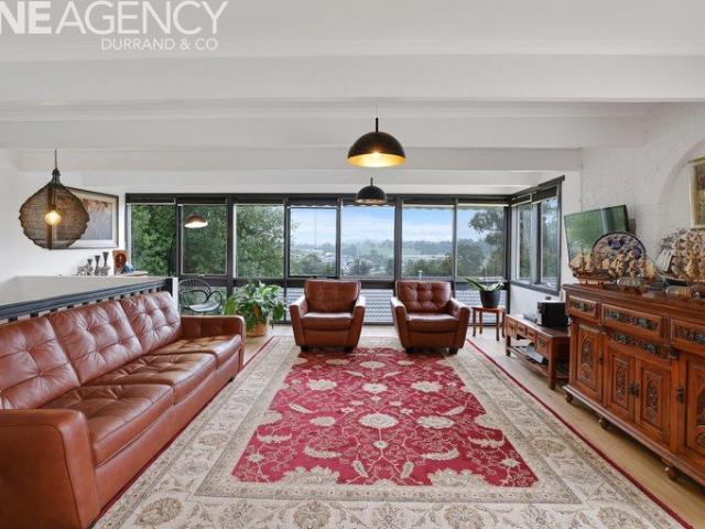 Spacious 2 Bedroom Unit with Comfort, Space & Convenience
