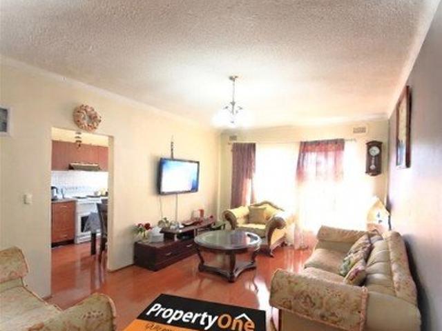 Spacious 2 Bedroom Unit with Dual Parking in Prime Location