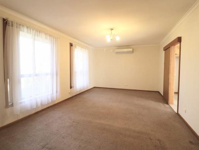 Spacious 2 Bedroom Unit Close to All Everything!