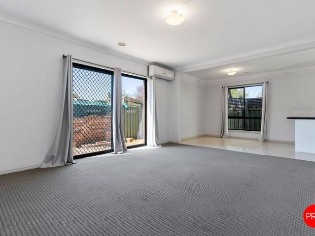 Spacious 2 Bedroom Unit Close to Amenities