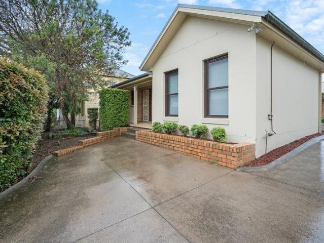 Spacious 2 bedroom unit East Maitland CBD Precinct