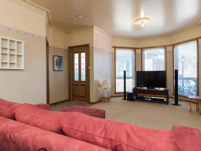 Spacious 2 bedroom unit in the heart of Wynyard