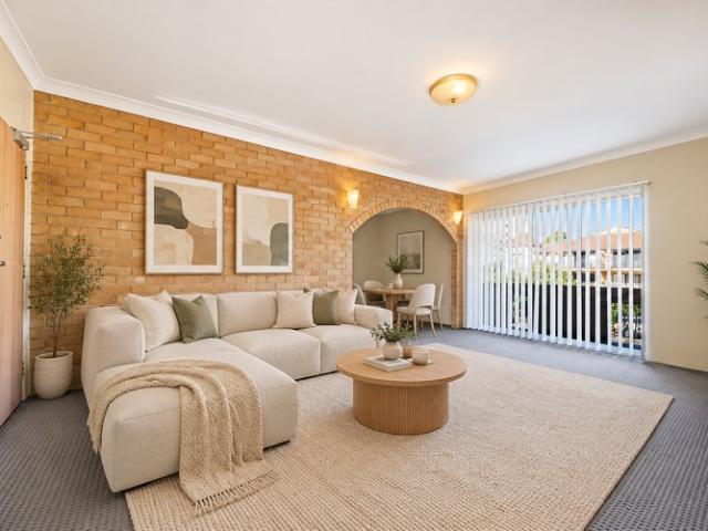 Spacious 2 Bedroom Unit in a Convenient Location