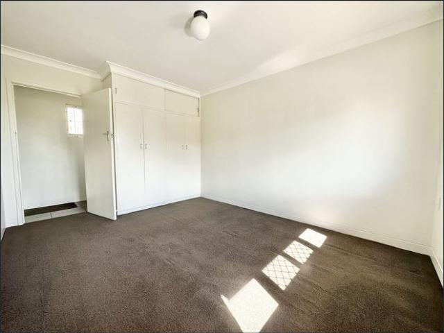 Spacious 2 Bedroom Unit in Annerley