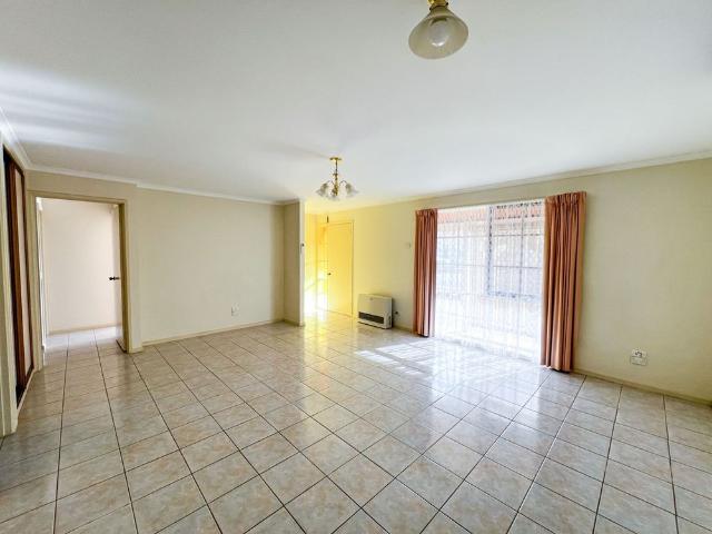 Spacious 2 Bedroom Unit in Central Location