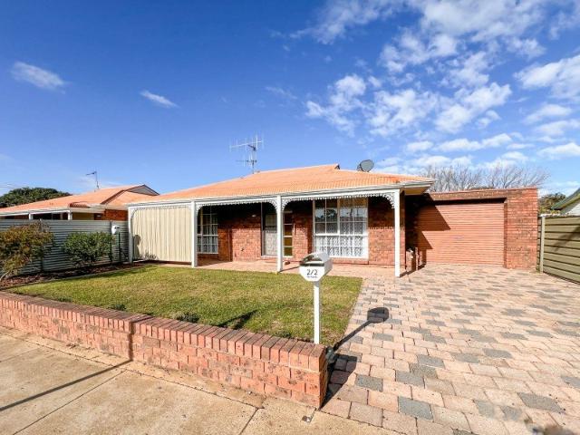 Spacious 2 Bedroom Unit in Central Location