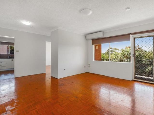 Spacious 2 Bedroom Unit in Prime Harris Park Location | FIRST WEEK RENT FREE!