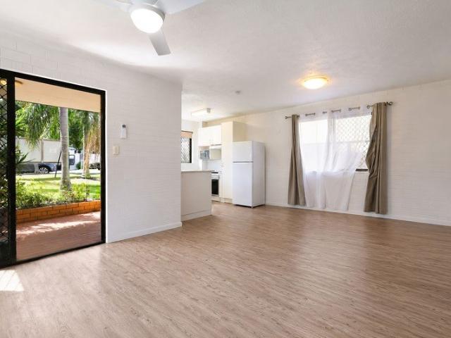 Spacious 2 bedroom unit in highly sought after suburb of Mermaid Beach