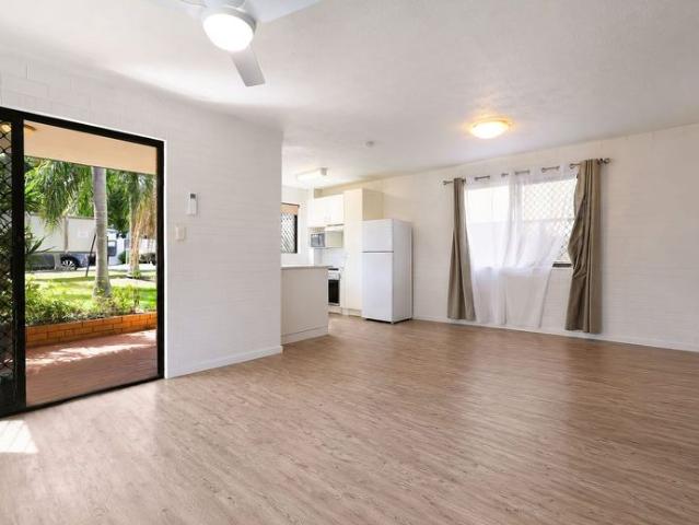 Spacious 2 bedroom unit in highly sought after suburb of Mermaid Beach