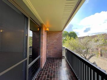 Spacious 2 bedroom unit in Mackay CBD