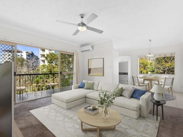 Spacious 2 Bedroom Unit in Prime Taringa Location
