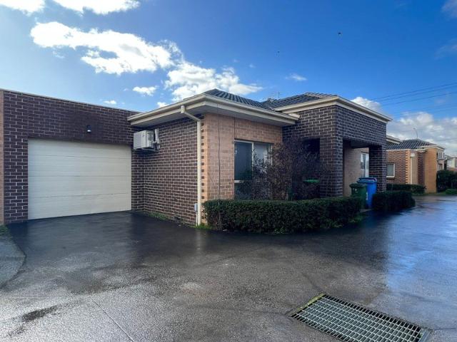 SPACIOUS 2 BEDROOM UNIT IN PRIME HALLAM LOCATION. $560 PER WEEK. AVAILABLE NOW!