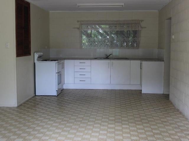 Spacious 2 Bedroom Unit in Prime Location