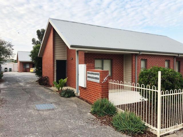 Spacious 2 Bedroom Unit in Prime Location