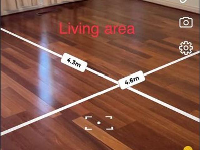 Spacious 2 Bedroom Unit In Superb Location