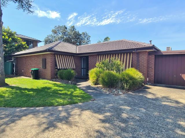 Spacious 2 Bedroom Villa in a Peaceful Garden Setting Water Bills Included