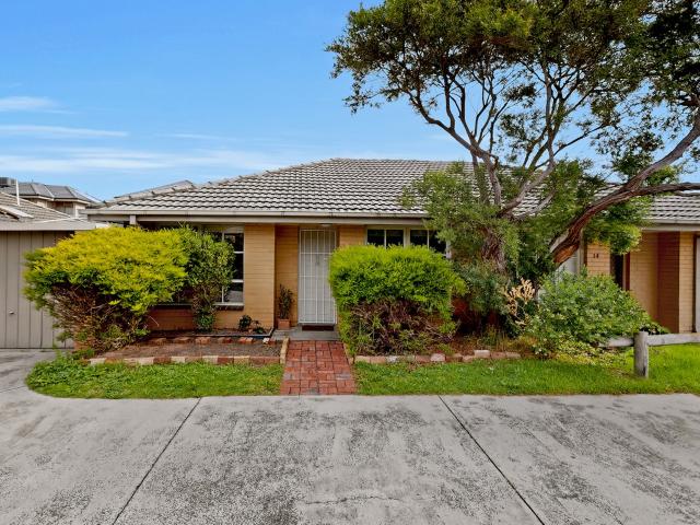 Spacious 2 Bedroom Villa in Prime Carnegie Location