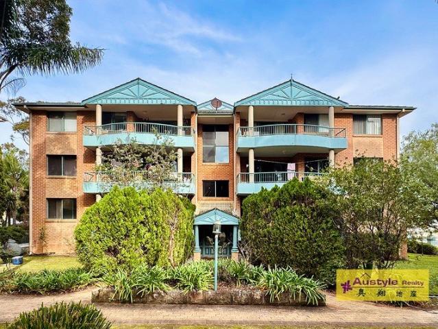 Spacious 2 bedrooms apartment / Convenience Location!