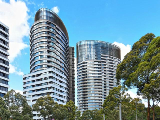 Spacious 2 bedrooms with 1 bathroom apartment with prefect view!