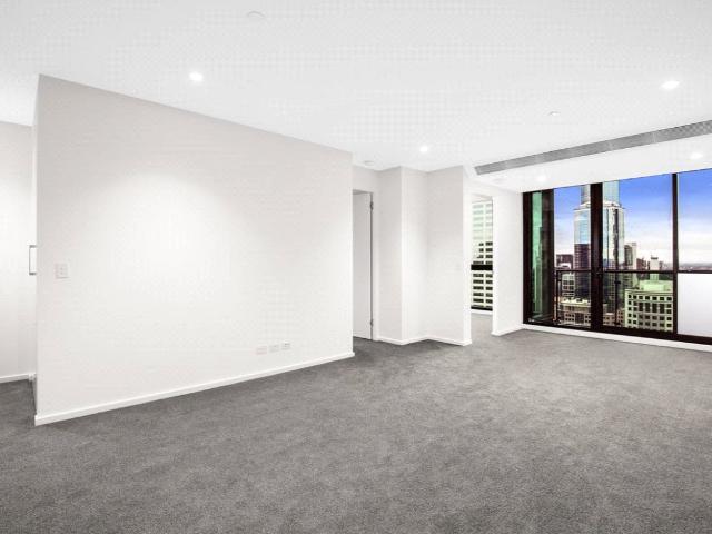 Spacious 2 Bedrooms 2 Bathrooms Apartment With Car Park