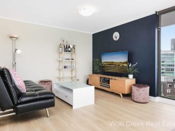 SPACIOUS 2 BEDROOMS