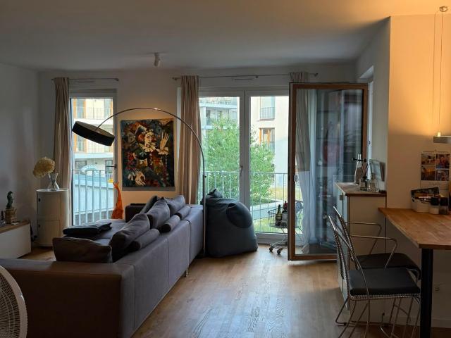 Spacious 2 Room Apartment with Balcony – in the Heart of Berger Straße
