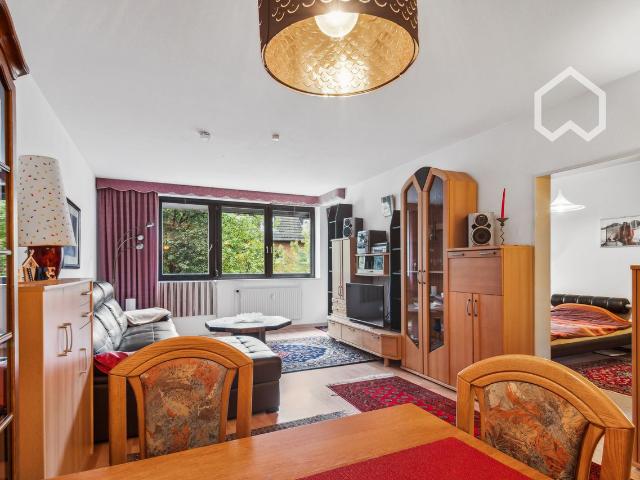 Spacious 2 room apartment with balcony in Schwachhausen, 15 minutes to the main train station, Bremen Amsterdam Apartments for Rent