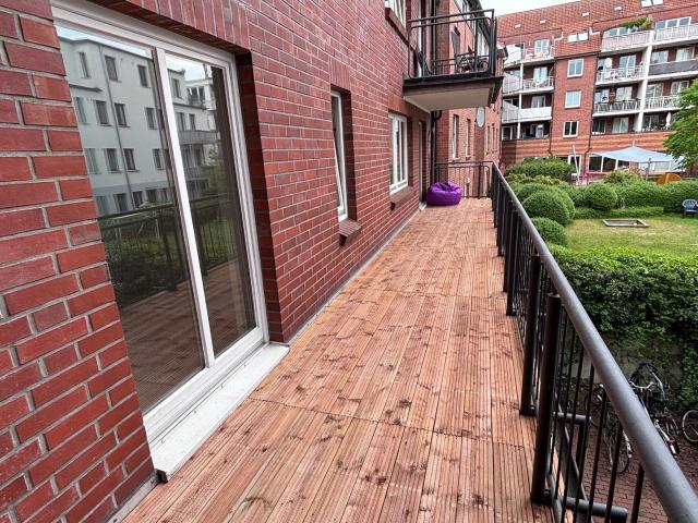 Spacious 2 room apartment with large roof terrace