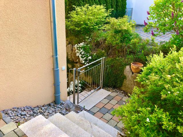 Spacious 2 room apartment with private terrace and 2 parking spaces, 70sqm for max. 4 persons, Internet 250 MBit