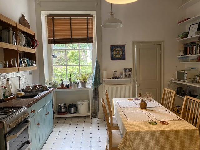Spacious 2 room studio flat in Hotwells for rent