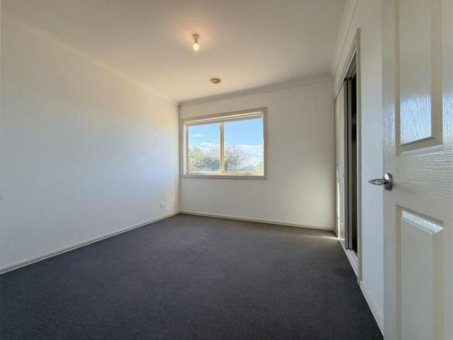 Spacious 2 Story Family Home with Double Living & Balcony – Walk to Pacific Werribee