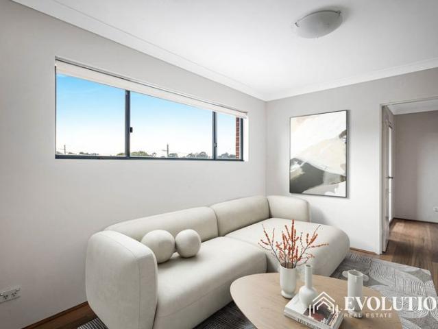 SPACIOUS 2 STOREY HOME