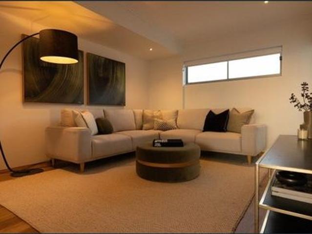 SPACIOUS 2 STOREY PENTHOUSE WITH EXCEPTIONAL VIEWS, GENEROUS INDOOR/OUTDOOR LIVING, MEDIA ROOM + OFFICE!