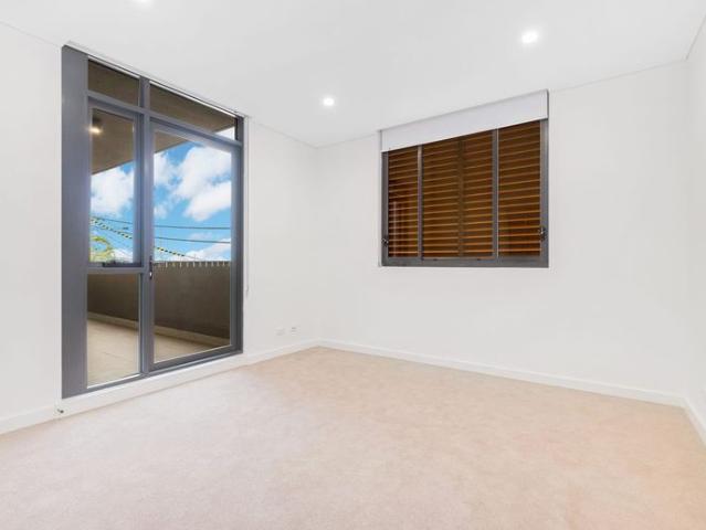 Spacious 2B Apartment in the Heart of Dulwich Hill For Rent! Available Now!