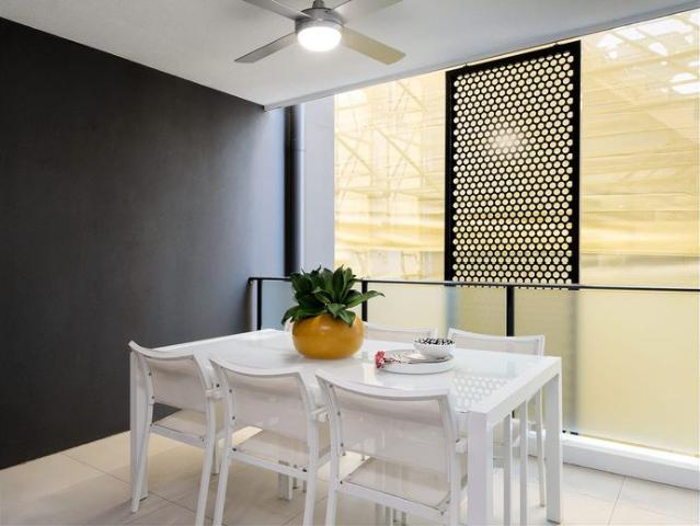 Spacious 2Bedroom 2 Bathroom Home with Amazing BBQ & Swimming Facilities