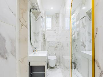 Spacious 2BR Apartment for 6 near Place de Clichy
