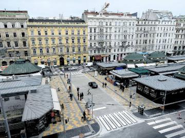 Spacious 2BR right by metro & beautiful Parkview, Best Location with quick access to all parts of city, beautiful traditional building, Vienna Amsterdam Apartments for Rent