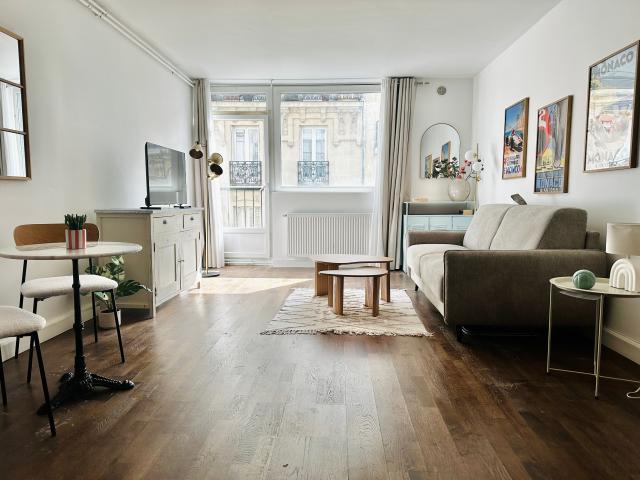 Spacious 32 sqm Studio Apartment – Latin Quarter / Mouffetard – Historic Central Paris
