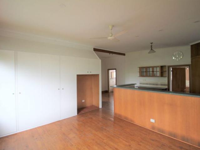 Spacious 3/4 Bedroom Heritage Home