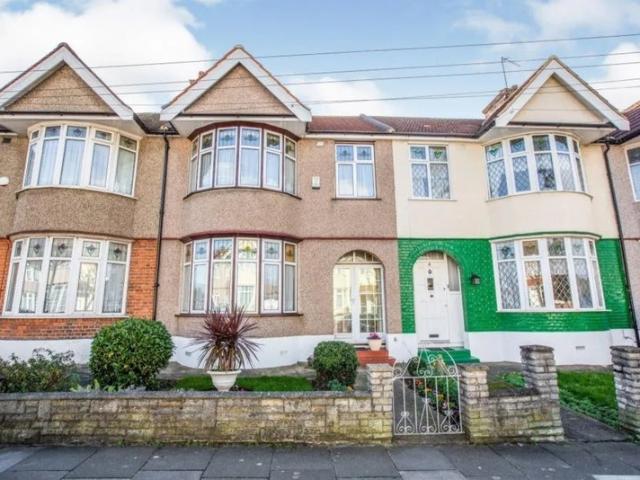 Spacious 3/4 Bedroom House to Rent in IG3