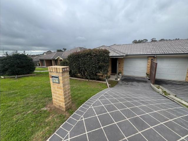 Spacious 3 Bed, 2 Bath Duplex in Prime Location