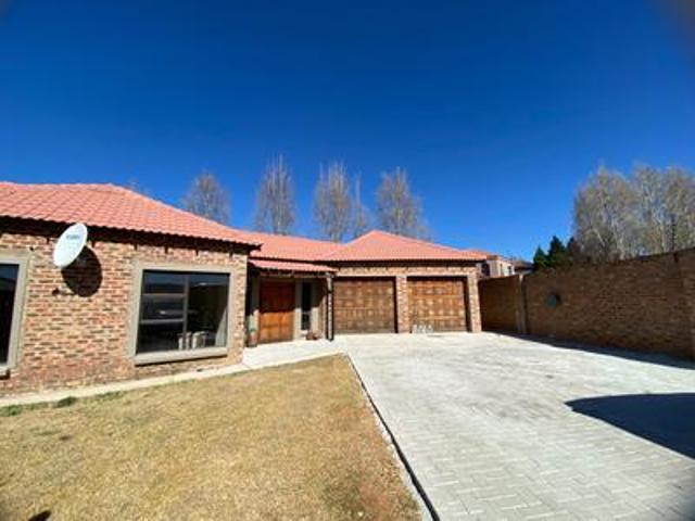 spacious 3 bed 2 bath house for rent