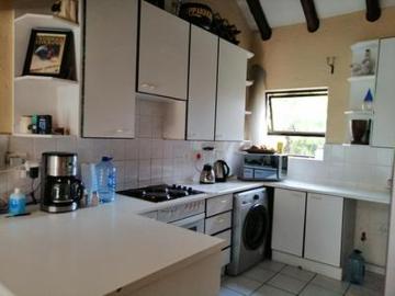 spacious 3 bed 2 bath with loft on t.